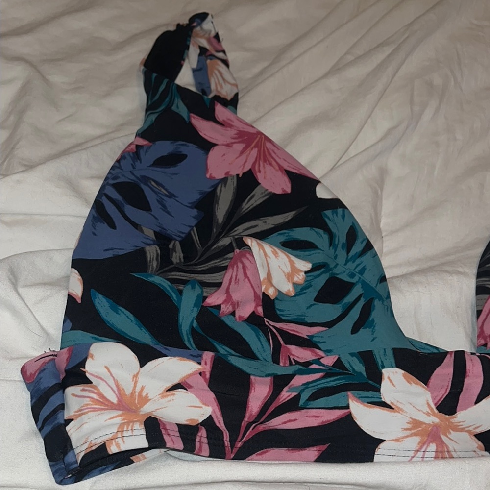 HOLLISTER Floral Print bathing suit